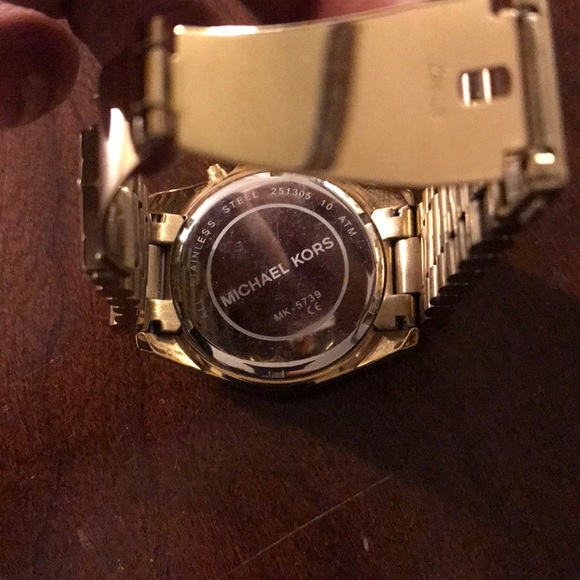 Michael Kors Gold Watch - Picture 2 of 4